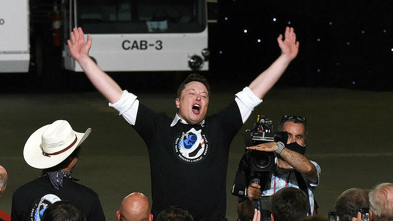 SpaceX-Chef Elon Musk jubelt in Florida.