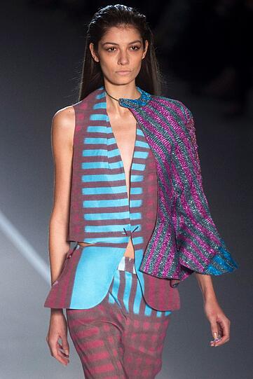 Gewagte Kleider und viel nackte Haut: Das ist die Fashion Week in Sao Paulo.
