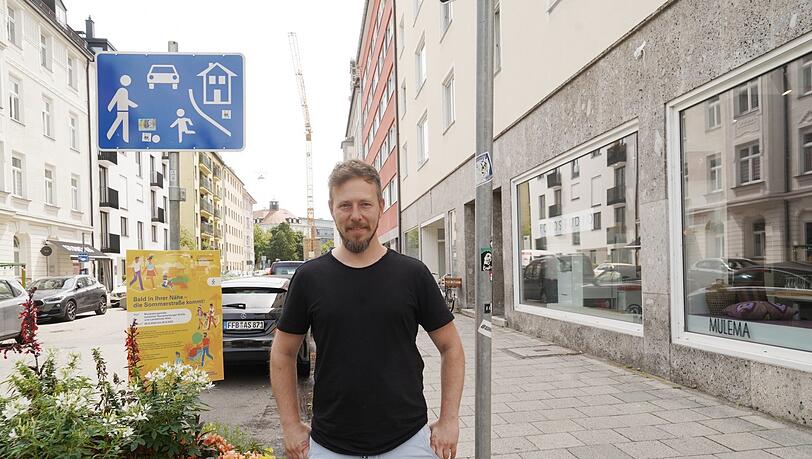 "Als Idee ist das cool - aber nächstes Mal bitte komplett sperren. Oder woanders machen", meint Fotograf Bastian (41) vom Fotostudio Brack.