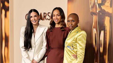 Demi Moore (v.l.), Zoe Saldaña und Cynthia Erivo hoffen auf einen Oscar. Wenige Tage vor der Verleihung trafen sie sich am Dienstagabend mit den anderen Nominierten im Academy Museum of Motion Pictures in Los Angeles.