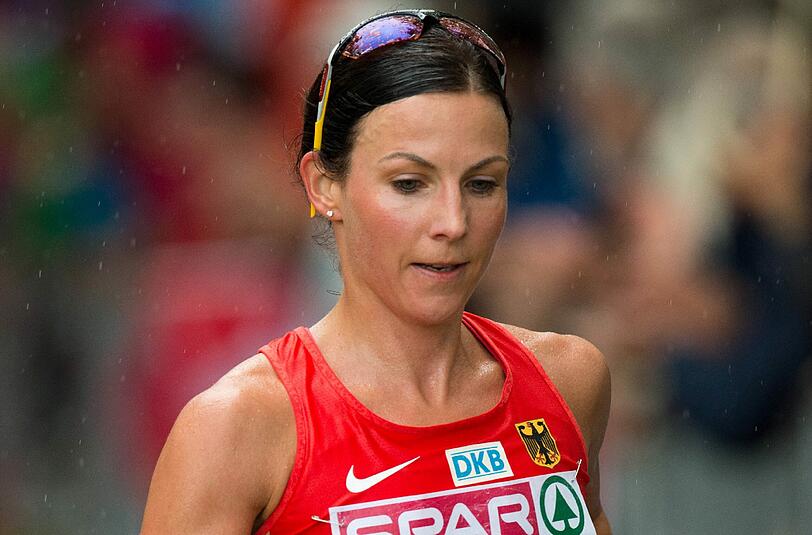 Langstreckenläuferin Sabrina Mockenhaupt fällt mindestens vier Wochen aus.