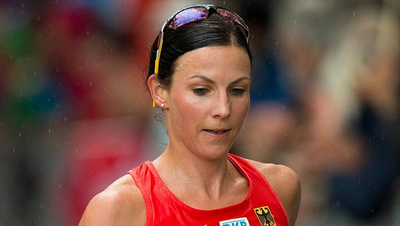 Langstreckenläuferin Sabrina Mockenhaupt fällt mindestens vier Wochen aus. Langstreckenläuferin Sabrina Mockenhaupt fällt mindestens vier Wochen aus.