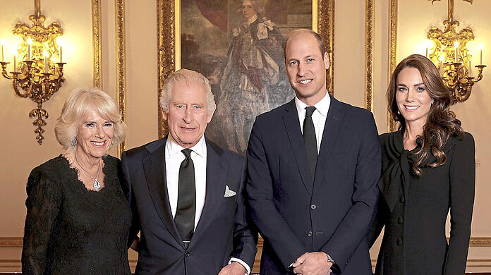 Die Royals (v.l.): Camilla mit ihrem Mann, König Charles III., Prinz William und seine Frau Kate.