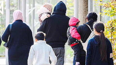 Gewalt sei generell vor allem männlich, sagt der Flüchtlingsrat. Doch von den CDU-Plänen werden auch Frauen und Kinder betroffen sein.
