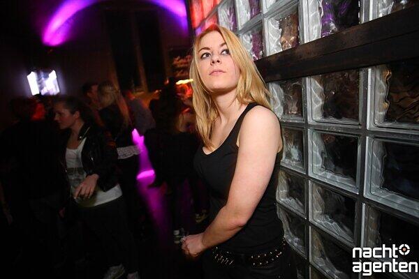 Das Wochenende beginnt am "Mixwoch": Der Slogan des Crux ging wieder einmal auf. Der "Mixwoch" war die heißeste Party am Mittwoch. Noch mehr Fotos auf: