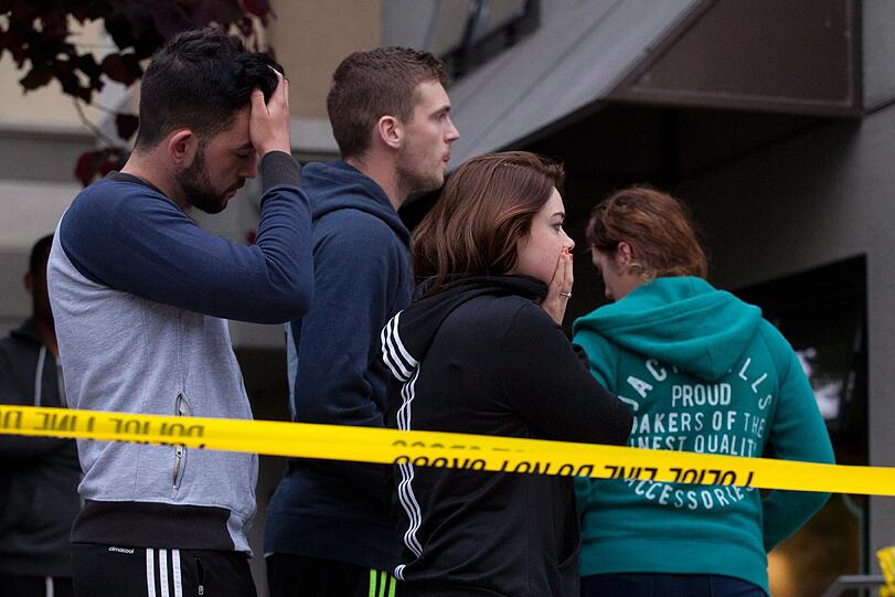 Bei einer Party in der kalifornischen Uni-Stadt Berkeley bricht ein Balkon ab. Sechs Studenten kommen dabei ums Leben.