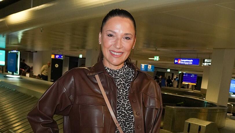 Simone Ballack strahlte nach ihrer Rückkehr aus Australien am Frankfurter Flughafen. Mit dem vierten Platz bei "Ich bin ein Star - Holt mich hier raus!" zeigte sie sich zufrieden. Simone Ballack strahlte nach ihrer Rückkehr aus Australien am Frankfurter Flughafen. Mit dem vierten Platz bei "Ich bin ein Star - Holt mich hier raus!" zeigte sie sich zufrieden.