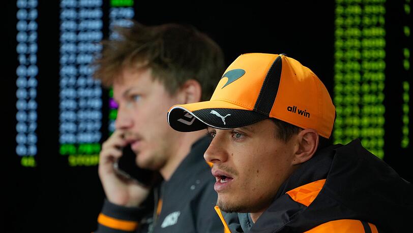 Lando Norris kann in Shanghai gar nicht losfahren. Lando Norris kann in Shanghai gar nicht losfahren.