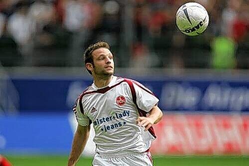 Kennt die Relegations-Konkurrenten: Der Neu-Leipziger Lars Müller spielte sowohl im Club- als auch im Augsburger Trikot .