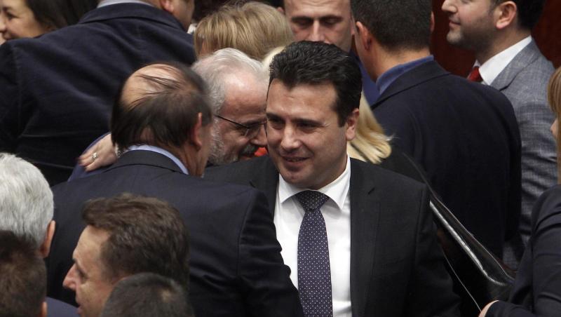 Mazedoniens Regierungschef Zoran Zaev hat die geforderte Zweidrittelmehrheit knapp erreicht. Mazedoniens Regierungschef Zoran Zaev hat die geforderte Zweidrittelmehrheit knapp erreicht.