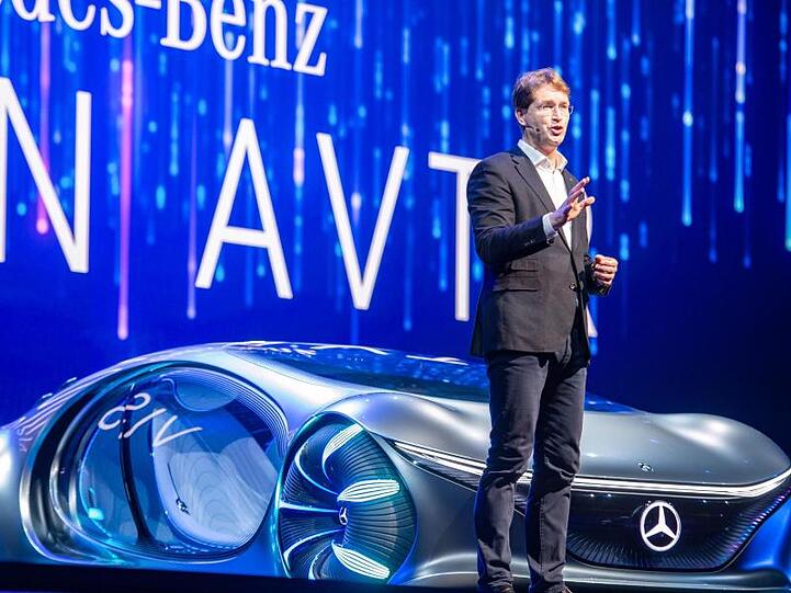 Ola Källenius, Vorstandsvorsitzender der Daimler AG, präsentiert auf der Technik-Messe CES das Konzeptfahrzeug "Vision AVTR".