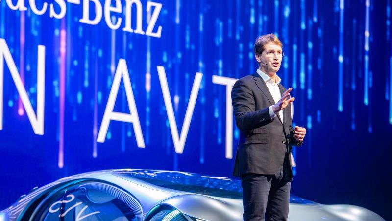 Ola Källenius, Vorstandsvorsitzender der Daimler AG, präsentiert auf der Technik-Messe CES das Konzeptfahrzeug "Vision AVTR". Ola Källenius, Vorstandsvorsitzender der Daimler AG, präsentiert auf der Technik-Messe CES das Konzeptfahrzeug "Vision AVTR".