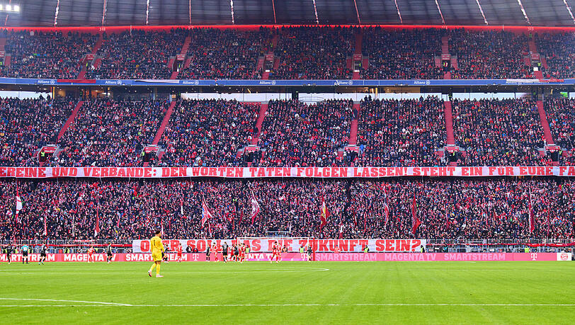 Protest in der Arena beim Heimspiel gegen den SC Freiburg am vergangenen Wochenende.