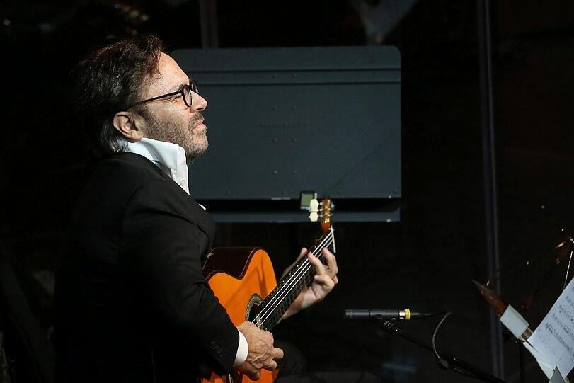 Der US-amerikanische Jazz-Gitarrist Al Di Meola