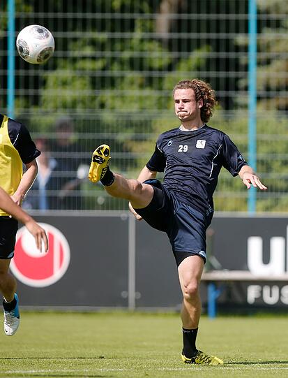 Strahlender Sonnenschein: Der TSV 1860 startet die Mission Aufstieg. Mit dabei: Die Neulöwen Daniel Adlung, Yannick Stark, Stephan Hain, Sebastian Hertner und Markus Schwabl. Die Bilder