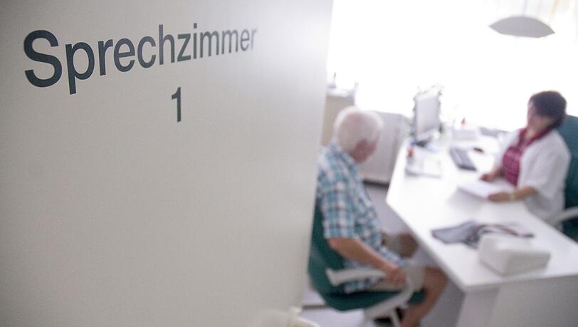 Der regelmäßige Gang zur Vorsorgeuntersuchung ist enorm wichtig im Kampf gegen den Prostatakrebs. Der regelmäßige Gang zur Vorsorgeuntersuchung ist enorm wichtig im Kampf gegen den Prostatakrebs.