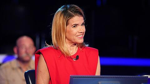 Anke Engelke und Horst Lichter (im Hintergrund) sind in einem neuen "Wer wird Millionär? - Prominenten-Special" zu Gast