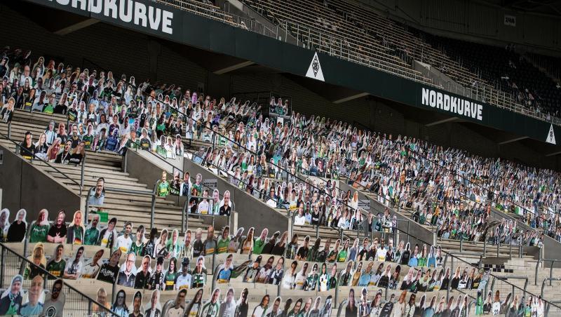 In Mönchengladbach sind im Borussia-Park bereits Pappaufsteller von Fans für mögliche Geisterspiele aufgestellt. In Mönchengladbach sind im Borussia-Park bereits Pappaufsteller von Fans für mögliche Geisterspiele aufgestellt.