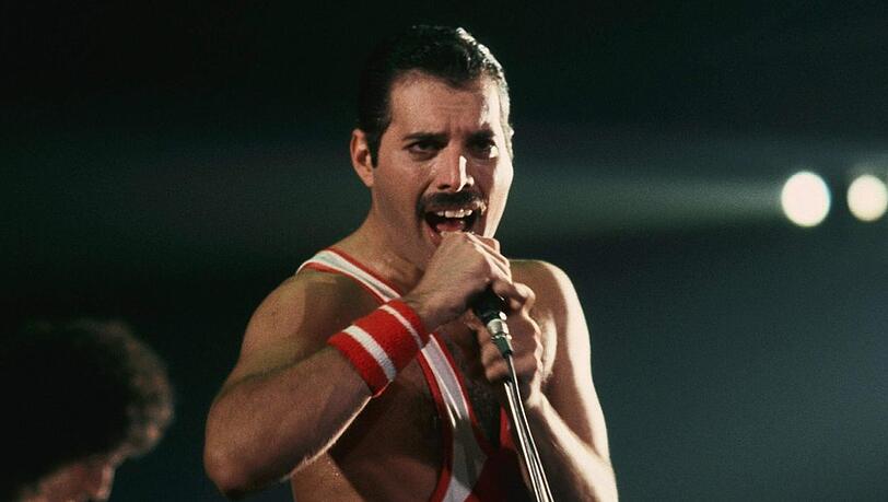 Freddie Mercurys handgeschriebene Songtexte kamen unter den Hammer.