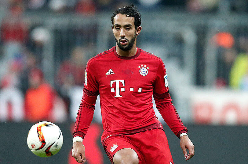 MEDHI BENATIA: NOTE 4.
Der Marokkaner sollte die unsichere Abwehr bei den weiten, hohen  
Bällen der Bremer verstärken. Patzte aber gleich in einem  
Kopfballduell, als Werder beinahe den Ausgleich erzielte.