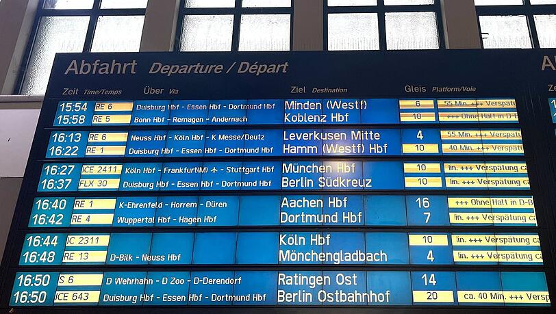 Die P&uuml;nktlichkeit im Fernverkehr der Bahn war im Juli genauso niedrig wie im Juni. (Symbolbild)