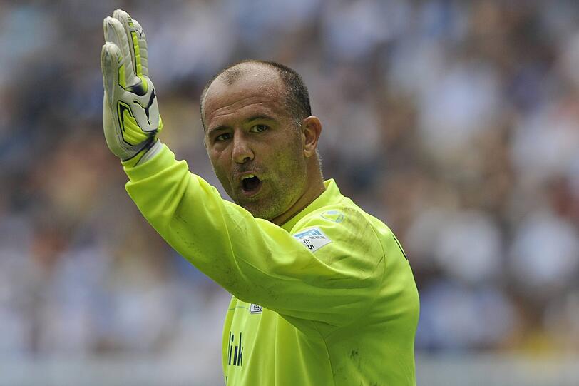 Wechselt der Torwart-Oldie Gabor Kiraly zu Magath-Klub FC Fulham?