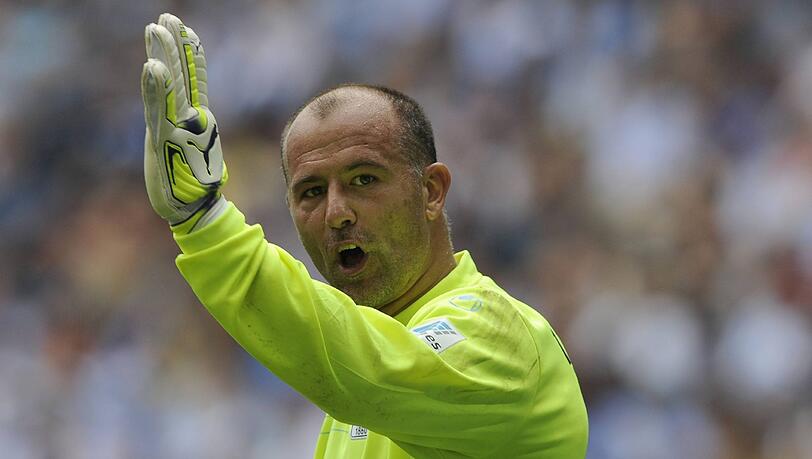 Wechselt der Torwart-Oldie Gabor Kiraly zu Magath-Klub FC Fulham? Wechselt der Torwart-Oldie Gabor Kiraly zu Magath-Klub FC Fulham?