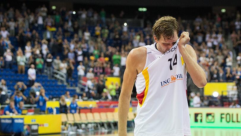 Bei der EM in Berlin verpassten die deutschen Basketballer um Altstar Dirk Nowitzki die sportliche Qualifikation für Rio. Bei der EM in Berlin verpassten die deutschen Basketballer um Altstar Dirk Nowitzki die sportliche Qualifikation für Rio.