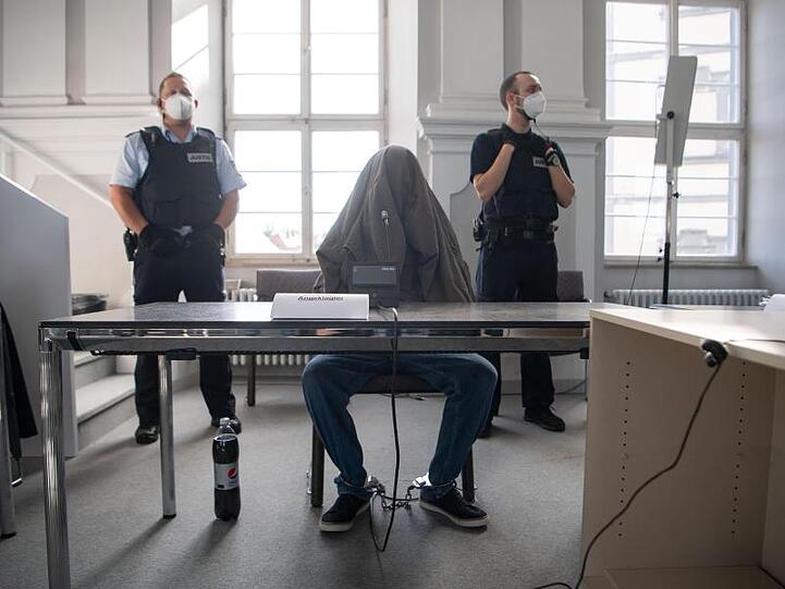 Der 27-Jährige hat gestanden - das Gericht verurteilt ihn zu 15 Jahren Haft.
