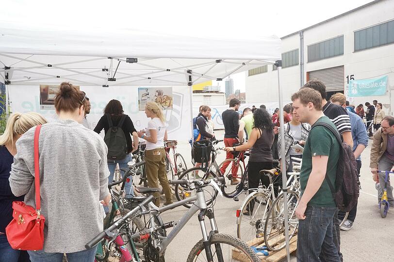 Radlhauptstadt goes Radlflohmarkt: Im Backstage wurden knapp 1000 Fahrräder verkauft.