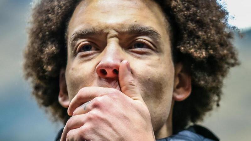 Fällt nach einem Unfall für Borussia Dortmund aus: Axel Witsel. Fällt nach einem Unfall für Borussia Dortmund aus: Axel Witsel.