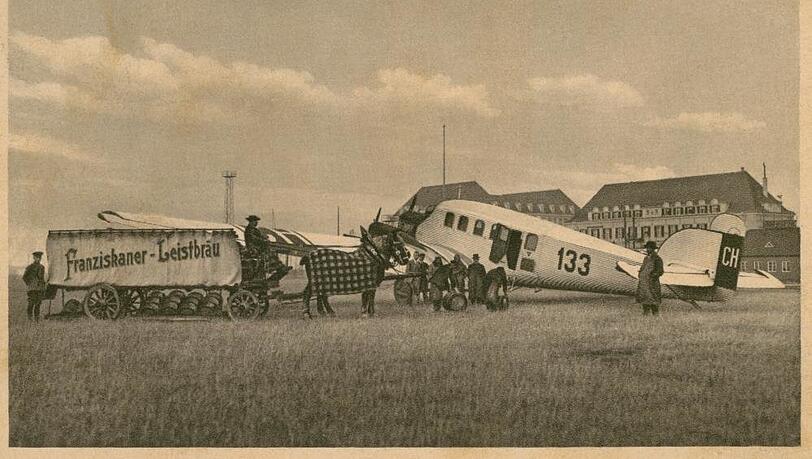 Ein Biertransport – mit Esel! – im Jahr 1926.