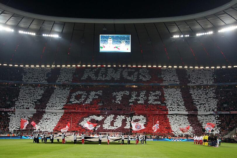 Aufwendige Choreographie der Bayern-Fans vor dem Spiel gegen Manchester United.