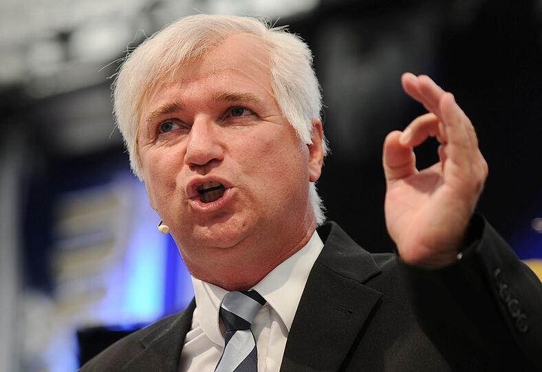 Der Kabarettist Wolfgang Krebs als Horst Seehofer, hier beim politischen Gillamoos-Frühschoppen.