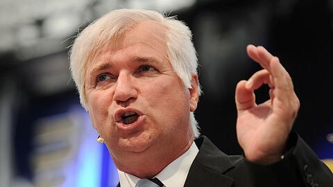 Der Kabarettist Wolfgang Krebs als Horst Seehofer, hier beim politischen Gillamoos-Frühschoppen.