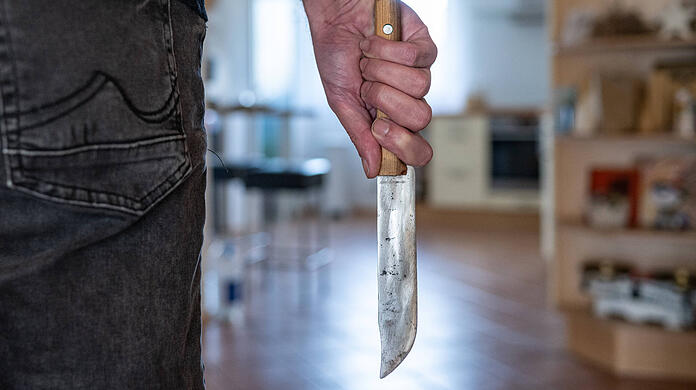 Die Kriminalpolizei ermittelt wegen versuchten Totschlags. (Symbolbild)