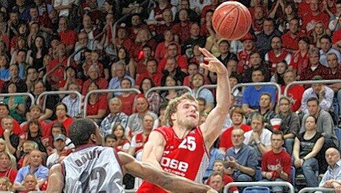 Matchwinner in Bonn: Bambergs Anton Gavel mit 18 Punkten. Matchwinner in Bonn: Bambergs Anton Gavel mit 18 Punkten.