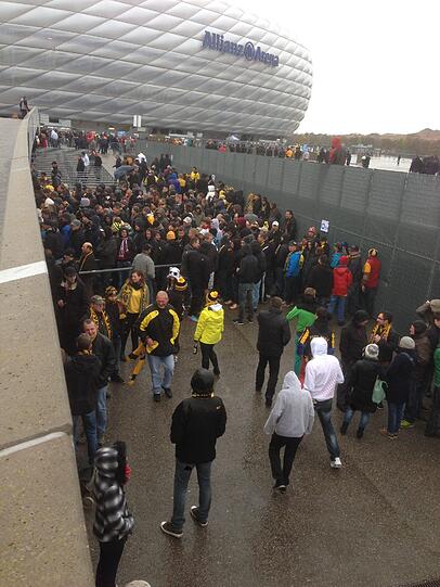 8.000 Dresdner Fans waren am Sonntag in der Allianz Arena und beschäftigten vor allem nach dem Spiel die Polizei.