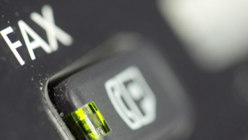 Kennen wir nicht: Faxgeräte - einst ein Meilenstein in der Bürokommunikation- sind für viele Kinder und Jugendliche gänzlich unbekannt. Kennen wir nicht: Faxgeräte - einst ein Meilenstein in der Bürokommunikation- sind für viele Kinder und Jugendliche gänzlich unbekannt.