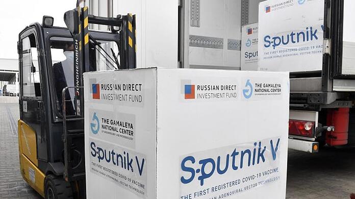 BIslang hat die Europäische Arzneimittel-Agentur (Ema) noch nicht über die Zulassung des Impfstoffs Sputnik V entschieden.