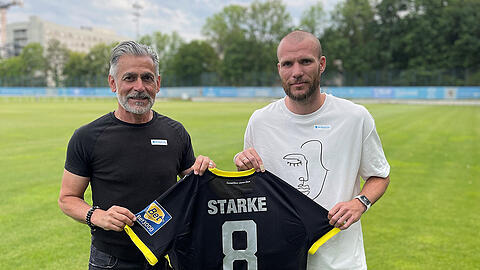 Löwen-Neuzugang Manfred Starke (r.) mit Trainer Maurizio Jacobacci.