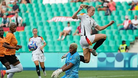 Obenauf: Lea Schüller und die DFB-Frauen