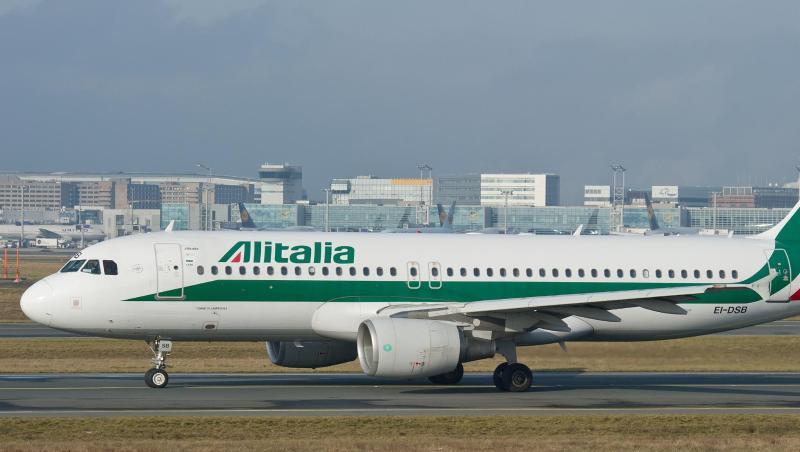 Alitalia kündigte wegen des Streiks an, Passagiere umzubuchen und größere Maschinen einsetzen zu wollen. Alitalia kündigte wegen des Streiks an, Passagiere umzubuchen und größere Maschinen einsetzen zu wollen.