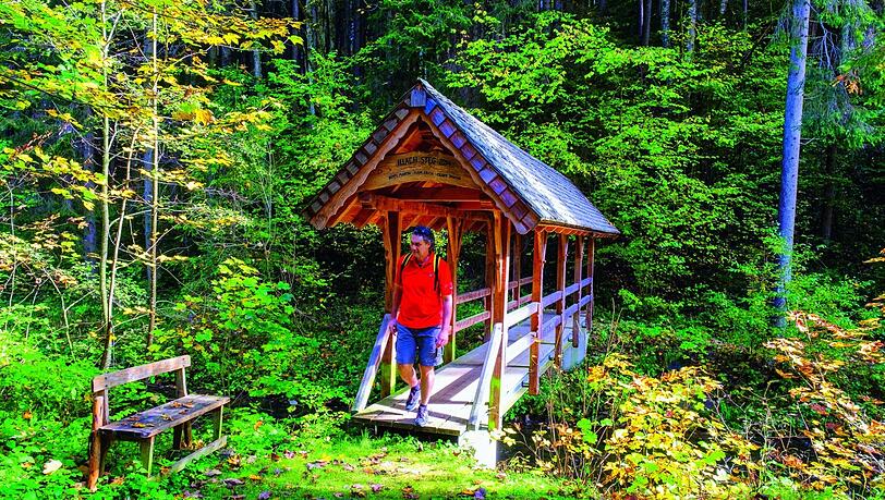 Eine Brücke in der Illach-Schlucht. Schaut märchenhaft aus. Eine Brücke in der Illach-Schlucht. Schaut märchenhaft aus.
