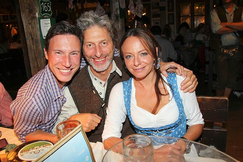 Schauspieler Rufus Beck, Jo Kern und Andreas Middeldorf (l.) feierten im Käferzelt.