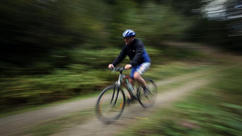 Mountainbiken in der freien Natur ist für viele reizvoller als auf befestigten Wegen.