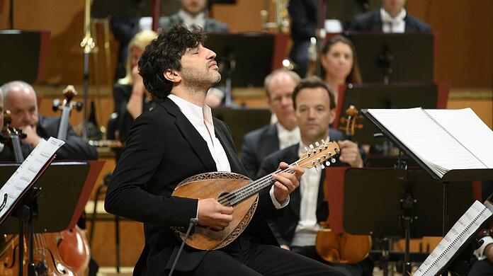 Avi Avital und die Philharmoniker im Gasteig.