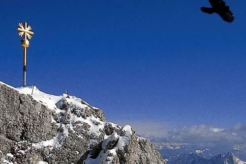 Die Zugspitze - der höchste Punkt Deutschlands: Von hier aus werden künftig Tsunami-Warnungen ausgehen.