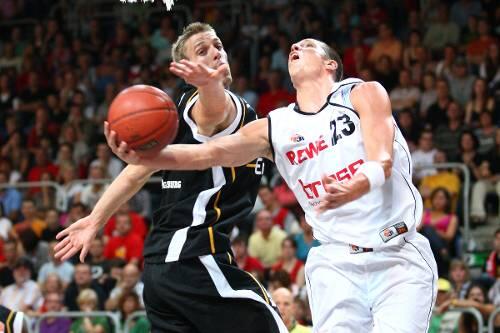 Parkett-General am Werk: Rückkehrer Casey Jacobsen (r.) begeisterte die Bamberger Zuschauer.
