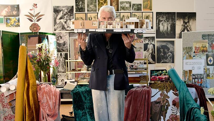 Baz Luhrmann hat gemeinsam mit Catherine Martin einen Waggon entworfen. Baz Luhrmann hat gemeinsam mit Catherine Martin einen Waggon entworfen.